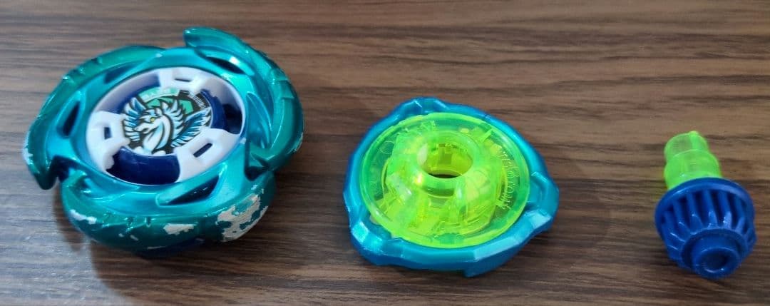 エアロペガサス　ベイブレードX　3-70-A　※値下げ交渉不可。 ベイブレードX エアロペガサス3-70A - メルカリ